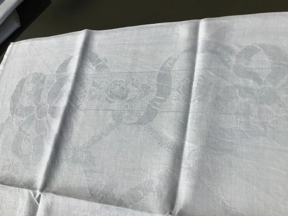 9 serviettes VP damassé 87x72cm motifs rubans