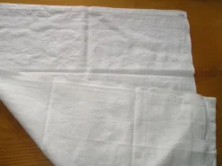 Set de 12 serviettes de table brodées