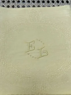 set de 4 serviettes monogrammées EL teintes jaune