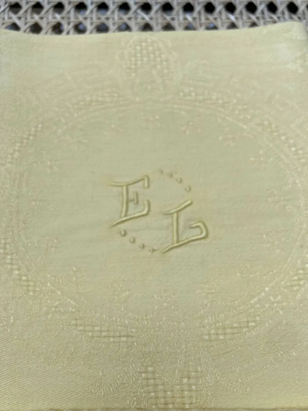 set de 4 serviettes monogrammées EL teintes jaune