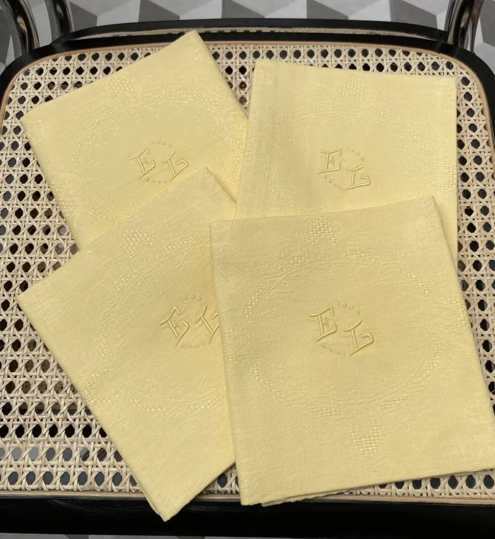 set de 4 serviettes monogrammées EL teintes jaune