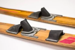 Skis nautiques vintage ayant appartenu au champion du monde Dick Pope JR - Icône sportive rare
