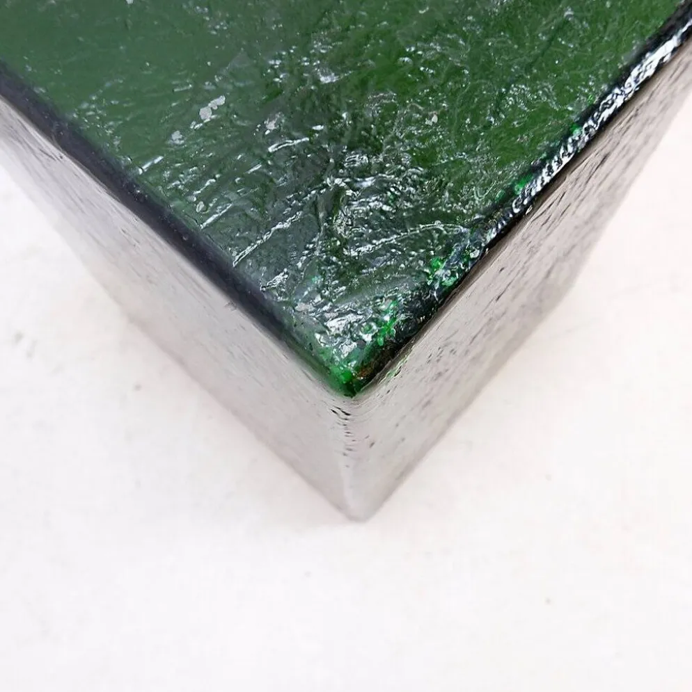 Socle en acrylique translucide vert bouteille