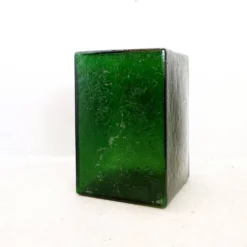 Socle en acrylique translucide vert bouteille