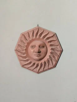 Soleil artisanal en terre cuite terracotta décoration murale vintage bohème