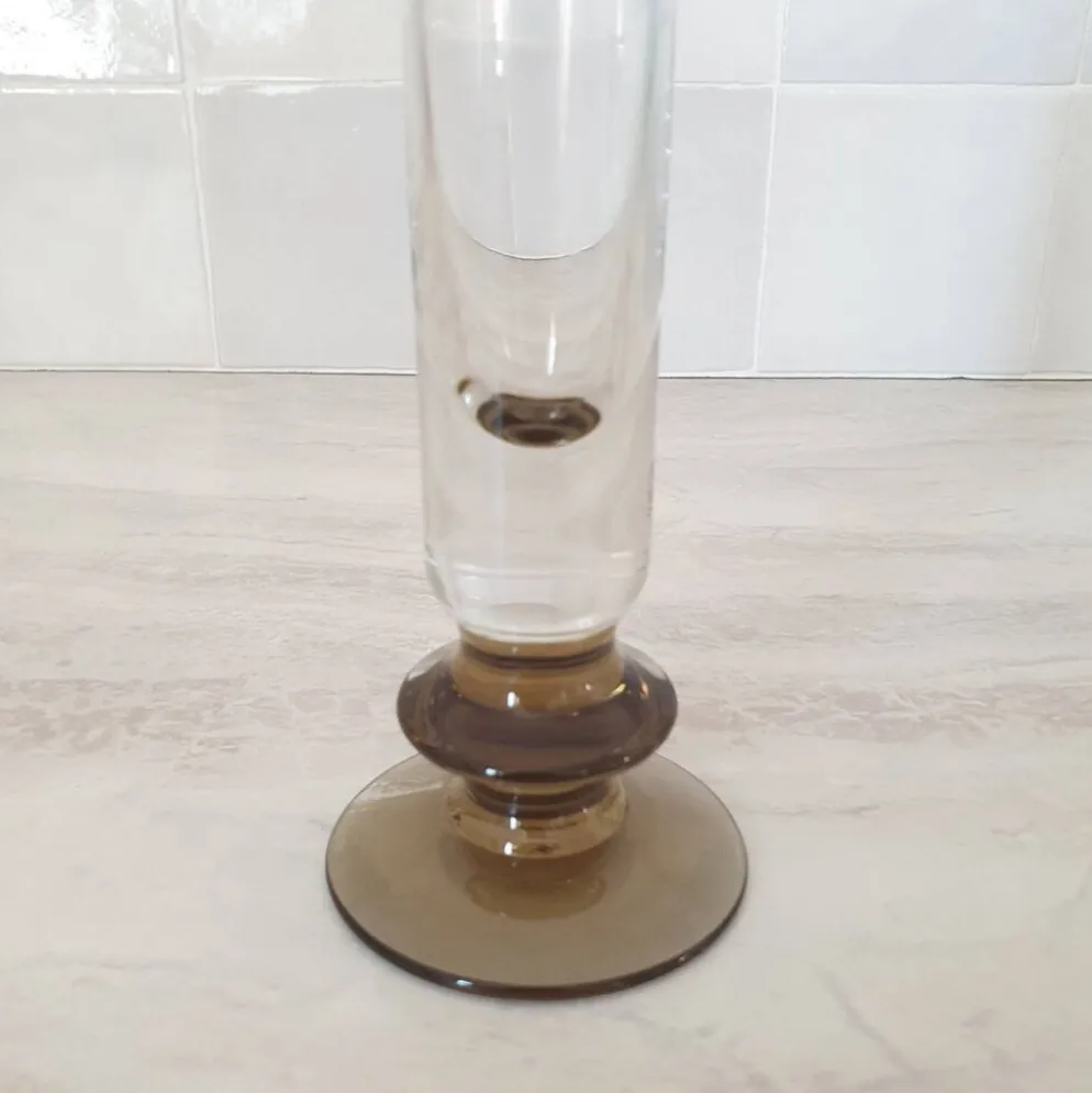 Soliflore en verre et pied marron fumé