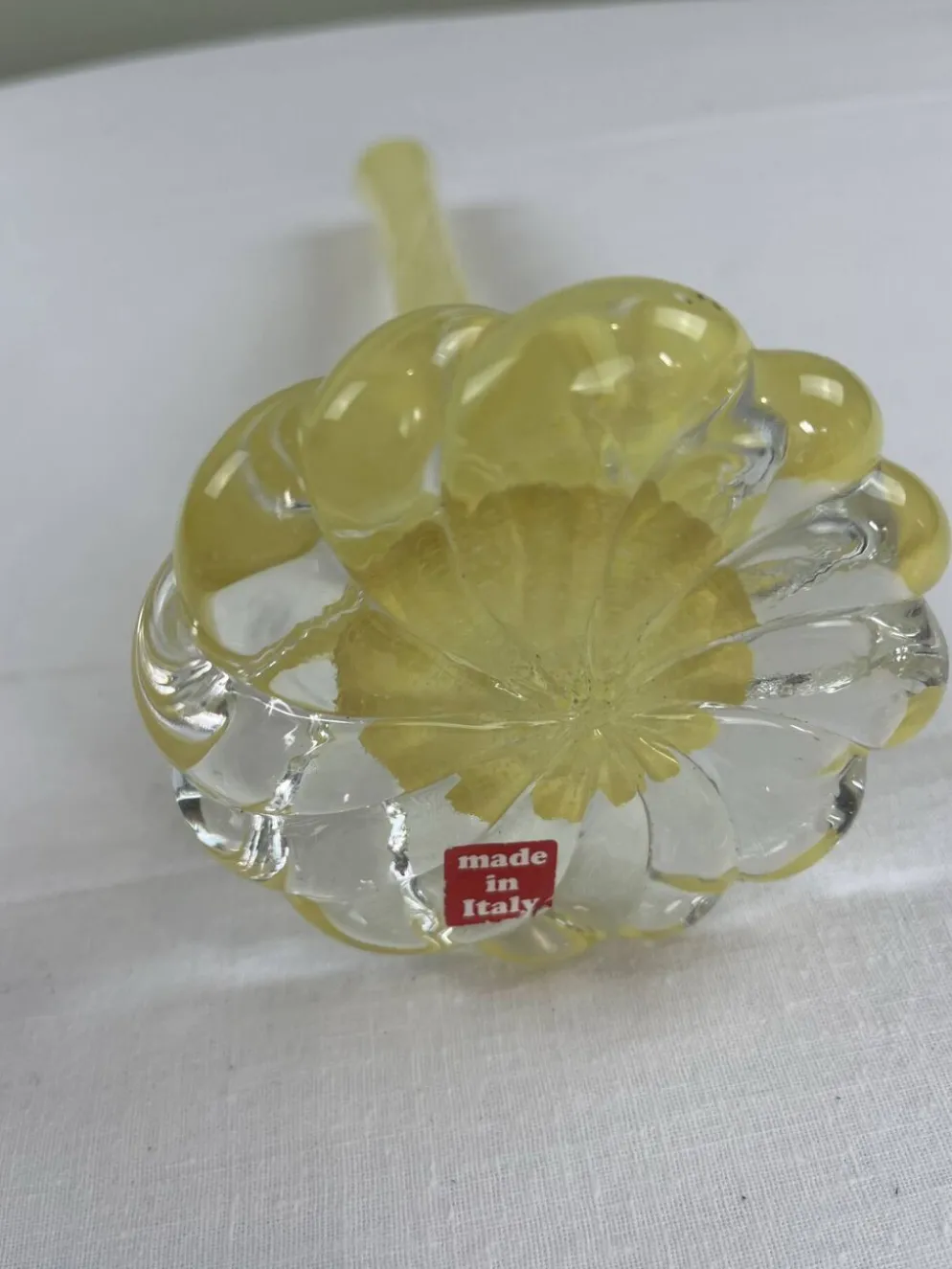 Soliflores en verre d’art jaune torsadé