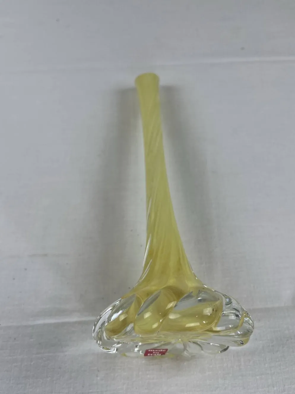 Soliflores en verre d’art jaune torsadé