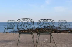 Série de 4 fauteuils de jardin en fer forgé, France, XXe siècle