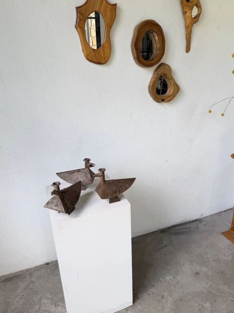 Série de trois bougeoirs oiseaux brutalistes Folk Art
