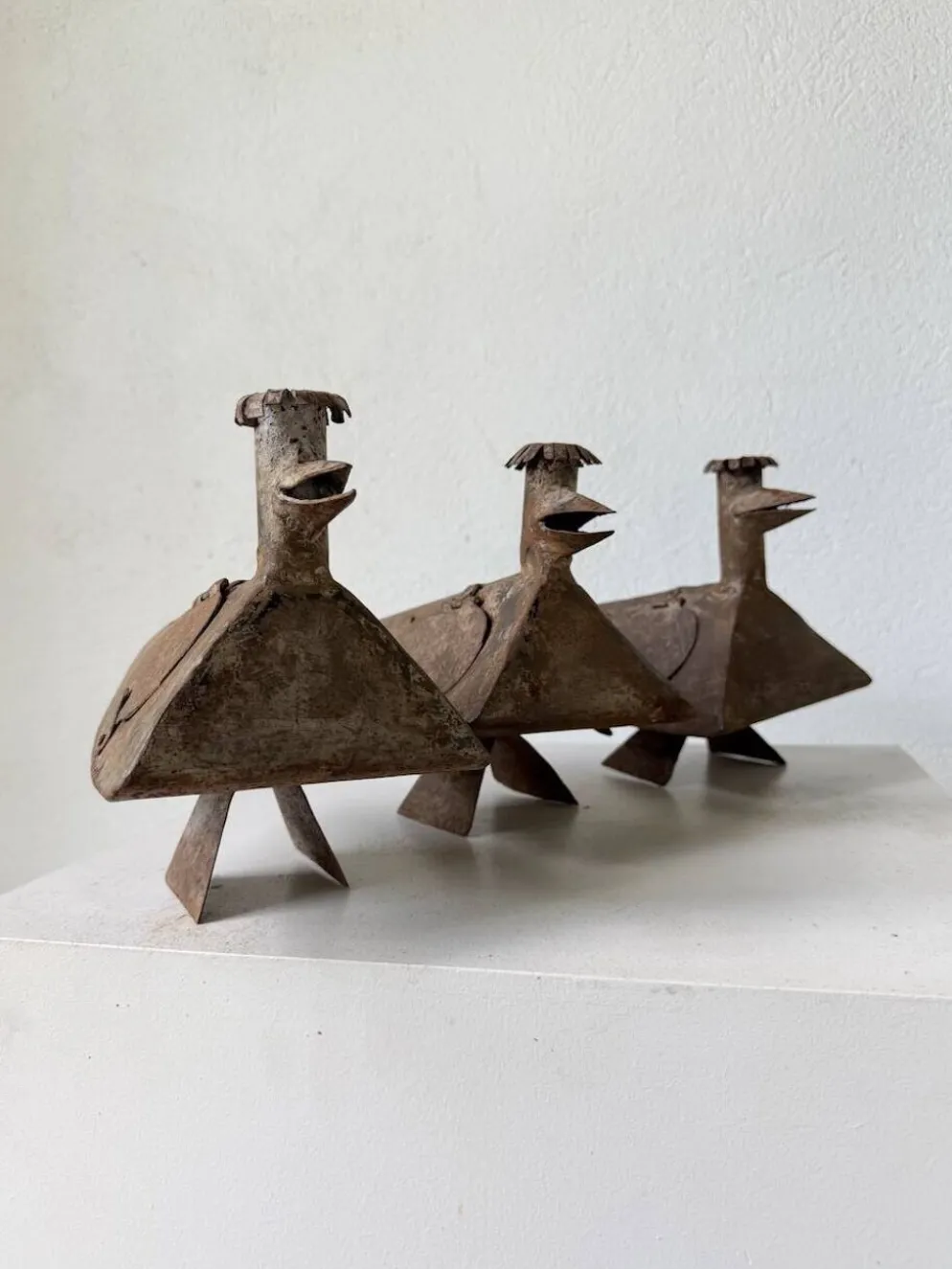 Série de trois bougeoirs oiseaux brutalistes Folk Art