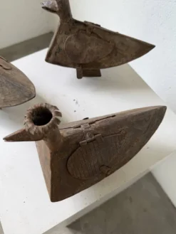 Série de trois bougeoirs oiseaux brutalistes Folk Art