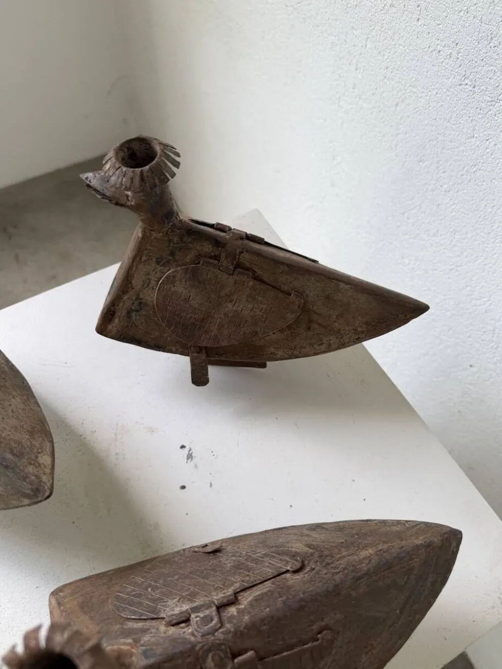 Série de trois bougeoirs oiseaux brutalistes Folk Art