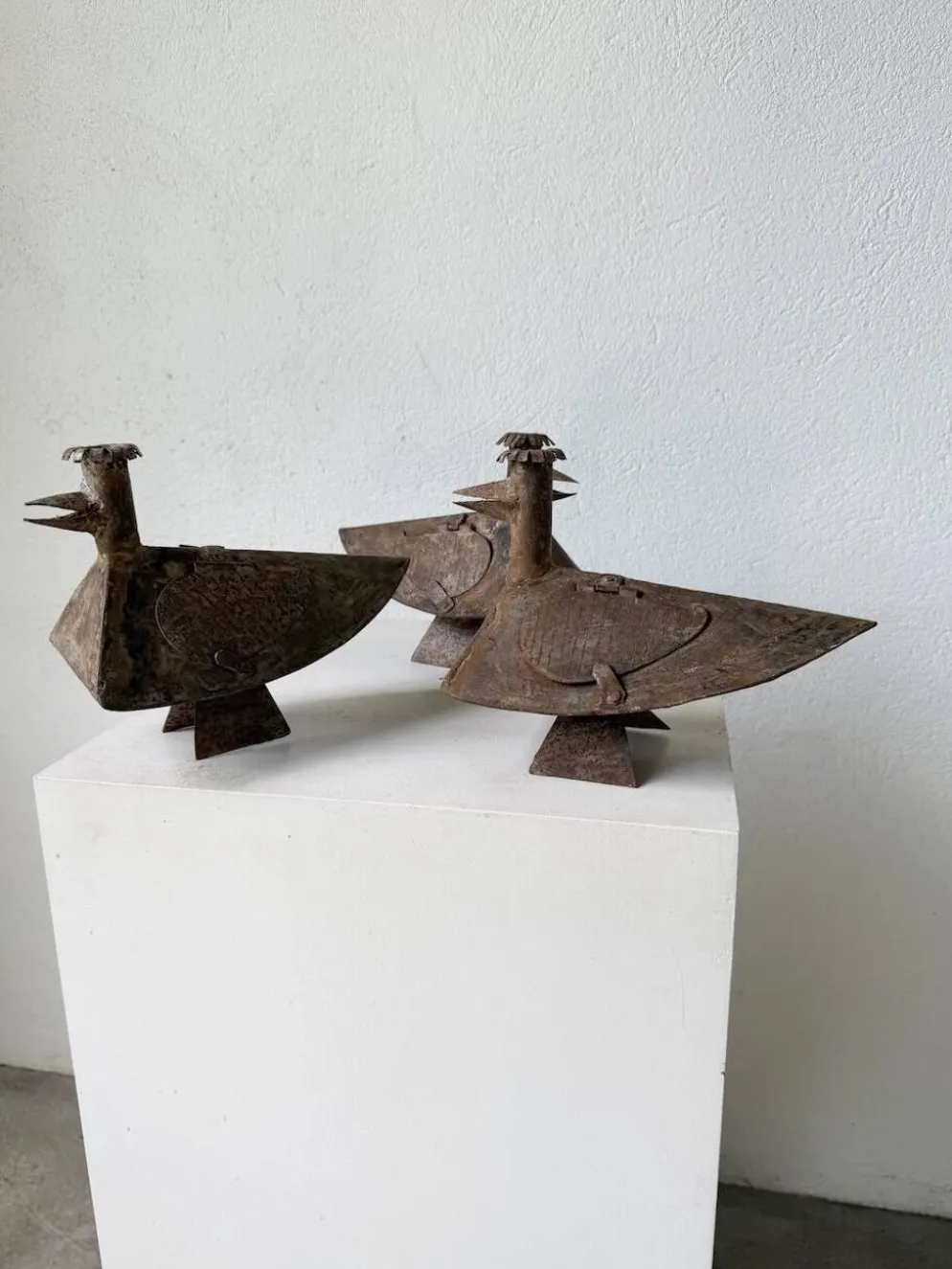 Série de trois bougeoirs oiseaux brutalistes Folk Art