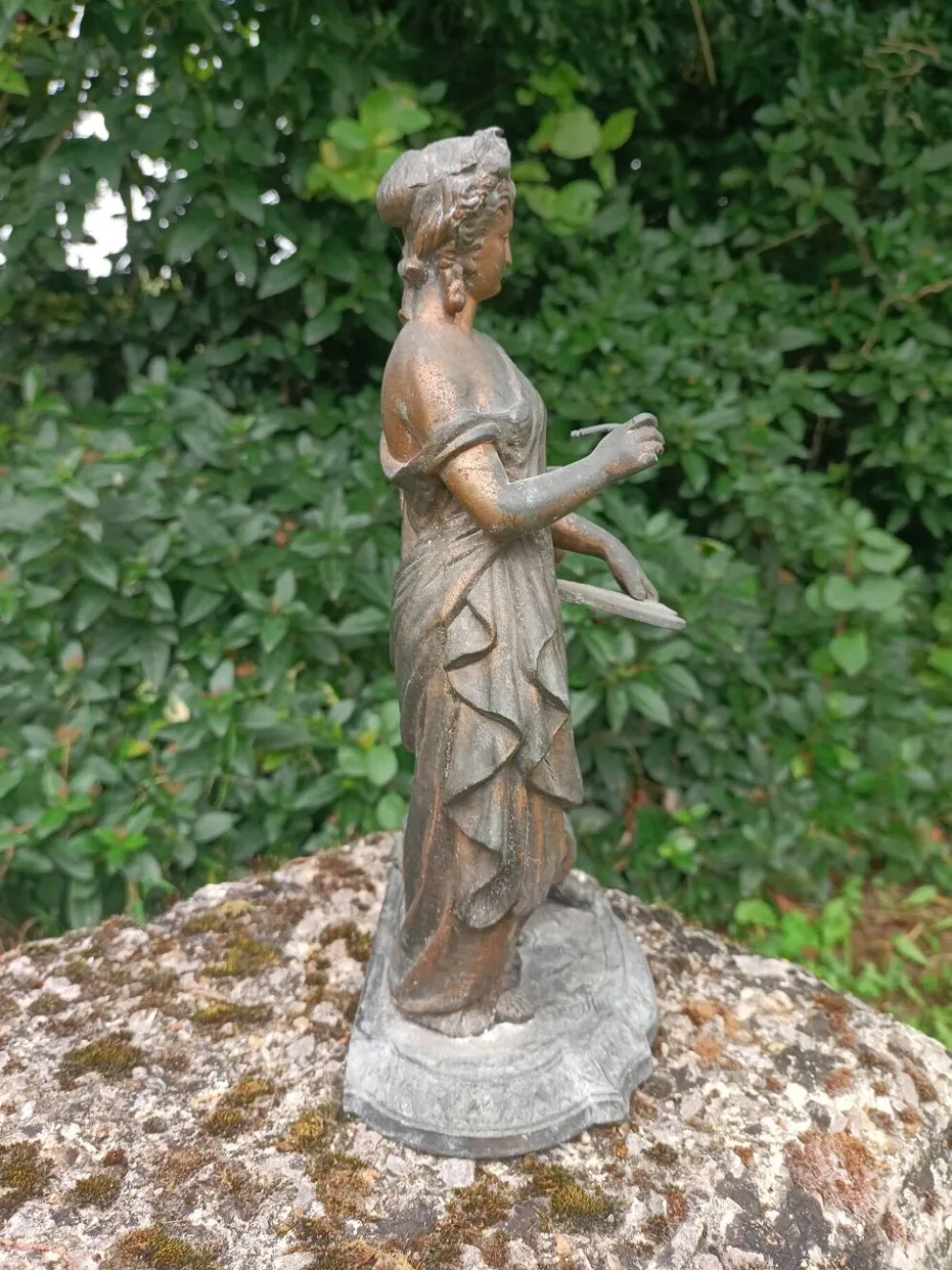 Statue