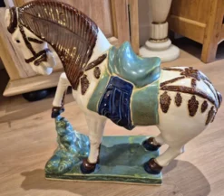 Statue cheval en céramique