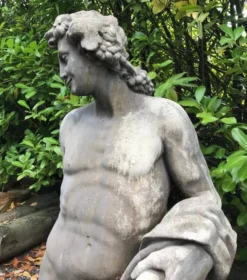Statue de jardin en pierre reconstituée