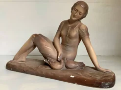 Statue la femme aux oiseaux signée art déco
