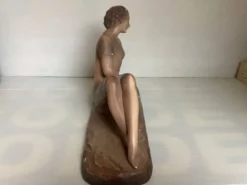 Statue la femme aux oiseaux signée art déco