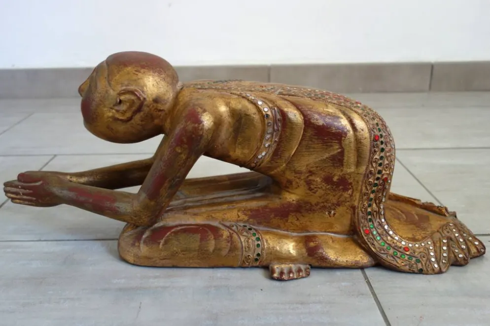 Statue Moine bouddhiste Birman en prière, XIXe siècle