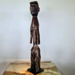 Statue Mumuye soclée, Hauteur : 53 cm