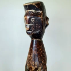Statue Mumuye soclée, Hauteur : 53 cm
