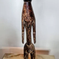 Statue Mumuye soclée, Hauteur : 53 cm