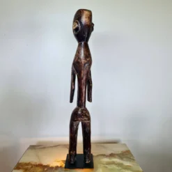 Statue Mumuye soclée, Hauteur : 53 cm