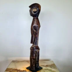Statue Mumuye soclée, Hauteur : 53 cm