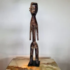 Statue Mumuye soclée, Hauteur : 53 cm