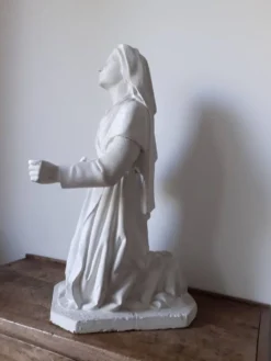Statue religieuse de Sainte Bernadette