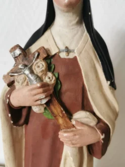 statue religieuse de sainte thérèse de lisieux en plâtre peint
