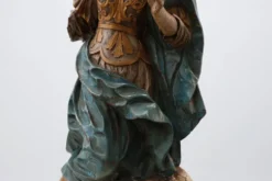 Statue religieuse française du XVIIIe siècle de la Vierge Marie sur un nuage