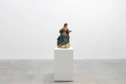 Statue religieuse française du XVIIIe siècle de la Vierge Marie sur un nuage