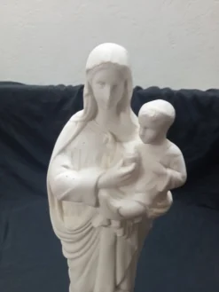 statuette en biscuit la st-vierge et l'enfant jesus signé SFBJ