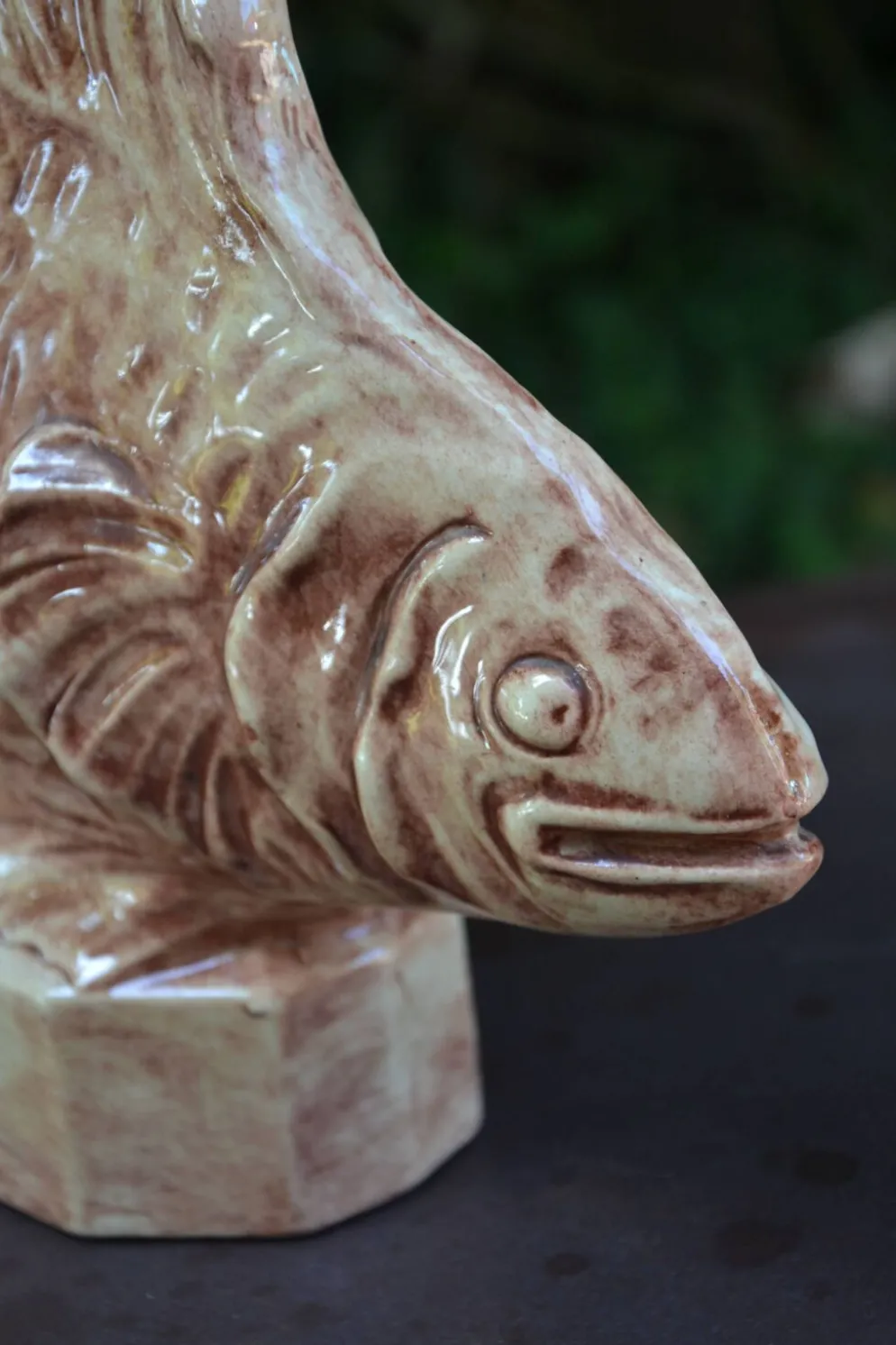 Statuette poisson en céramique signée