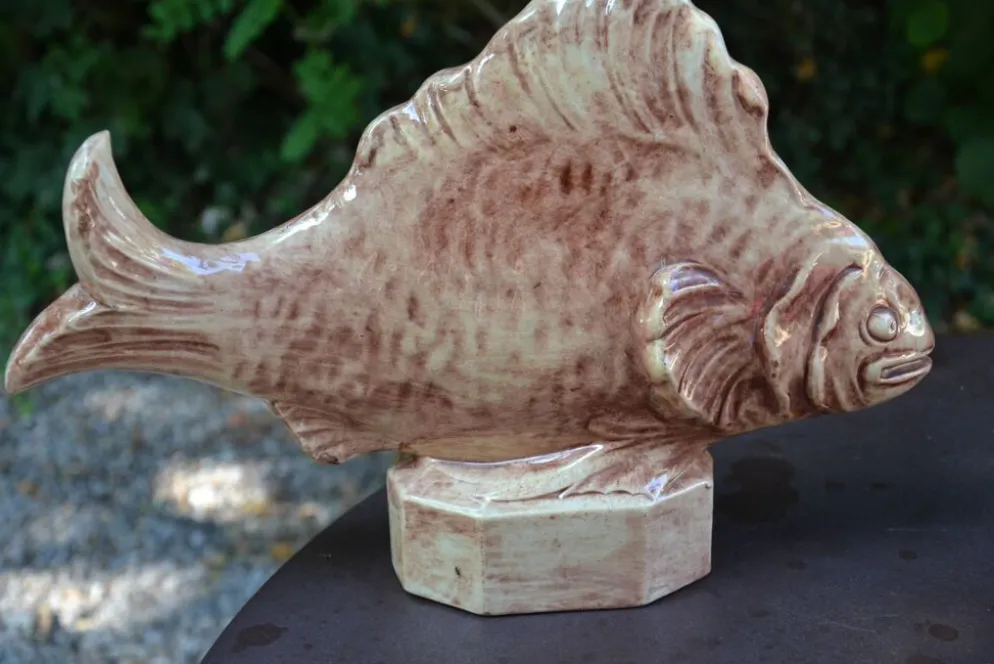 Statuette poisson en céramique signée