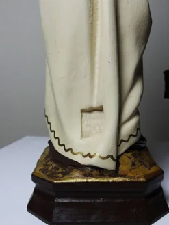 Statuette stuc ND du Mont Carmel, ateliers Olot, yeux en verre, 1920-1930