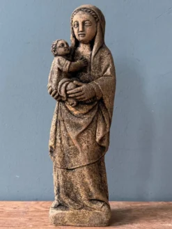 Statue vierge à l’enfant