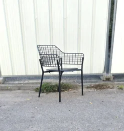 Suite de 8 chaises lyze, emu