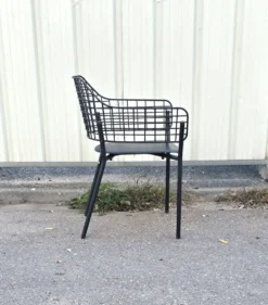 Suite de 8 chaises lyze, emu