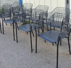 Suite de 8 chaises lyze, emu