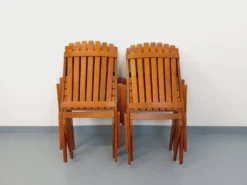 Suite de 4 fauteuils de jardin vintage en bois de hêtre des années 60
