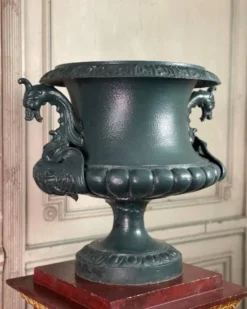 Suite de 4 vasques en fonte, fonderie Corneau à Charleville