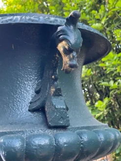 Suite de 4 vasques en fonte, fonderie Corneau à Charleville