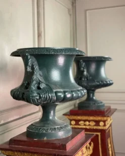 Suite de 4 vasques en fonte, fonderie Corneau à Charleville