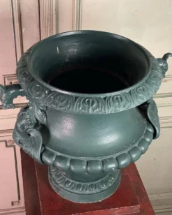 Suite de 4 vasques en fonte, fonderie Corneau à Charleville
