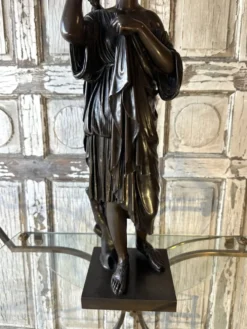 Sujet en bronze Diane d’après Praxitèle circa 1900