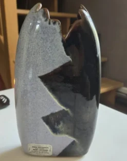 Superbe vase anthropomorphe en grès artisanal émaillé, de Remy Lacombe