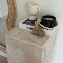 Table d’appoint, colonne en travertin